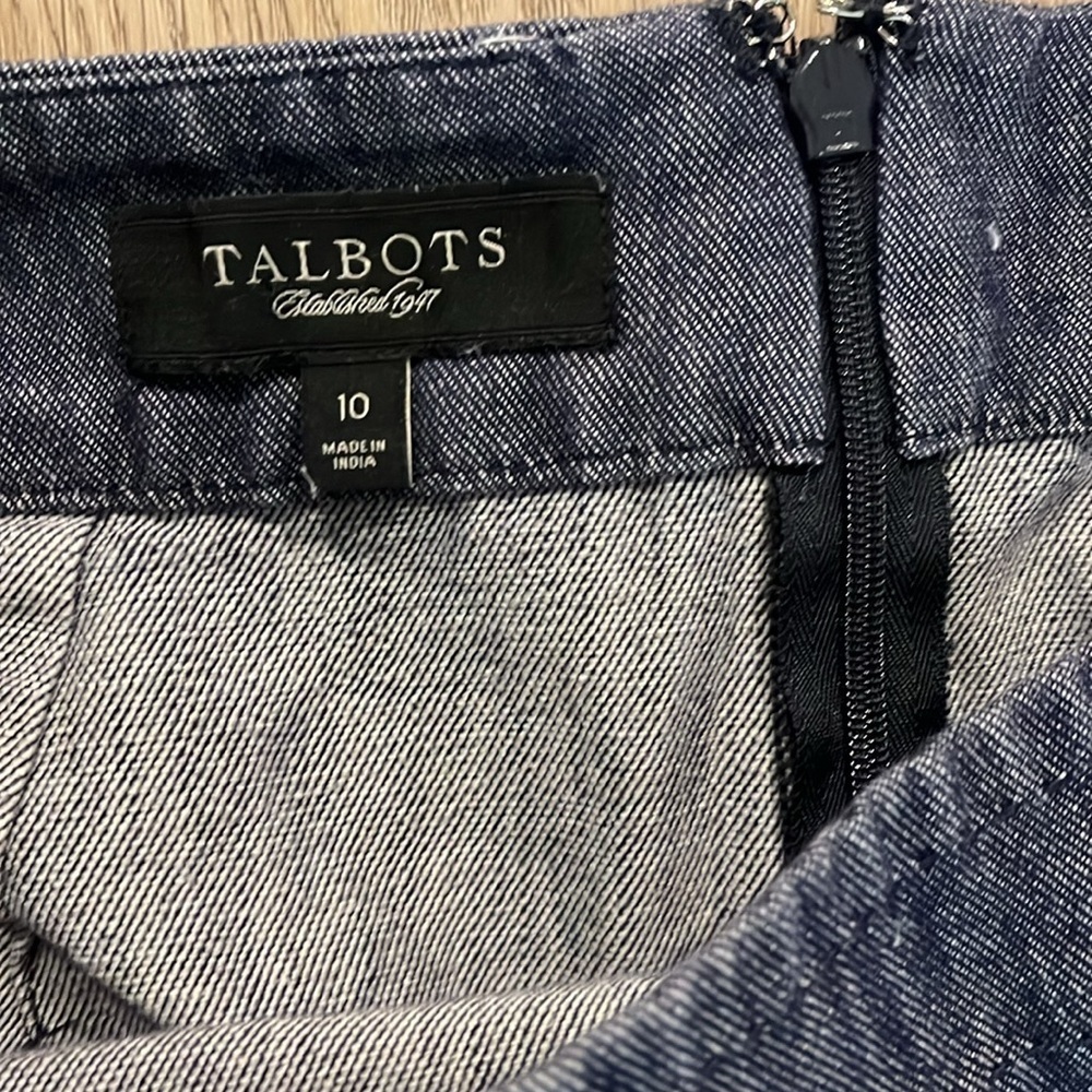 Talbots Classic Denim Chambray Zip Back Pencil Skirt size 10 - Picture 2 of 5